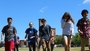 千岛湖泛舟，树林远足，蔡同学成功入读李赫斯特学院